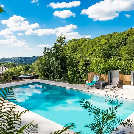 In Nature With Sauna, Hot Tub En Swimming Pool Holiday home *